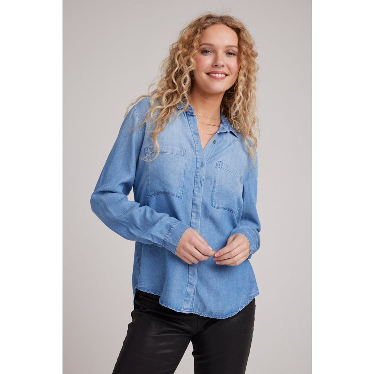 Bella Dahl Women s Two Pocket Classic Button Down Shirt