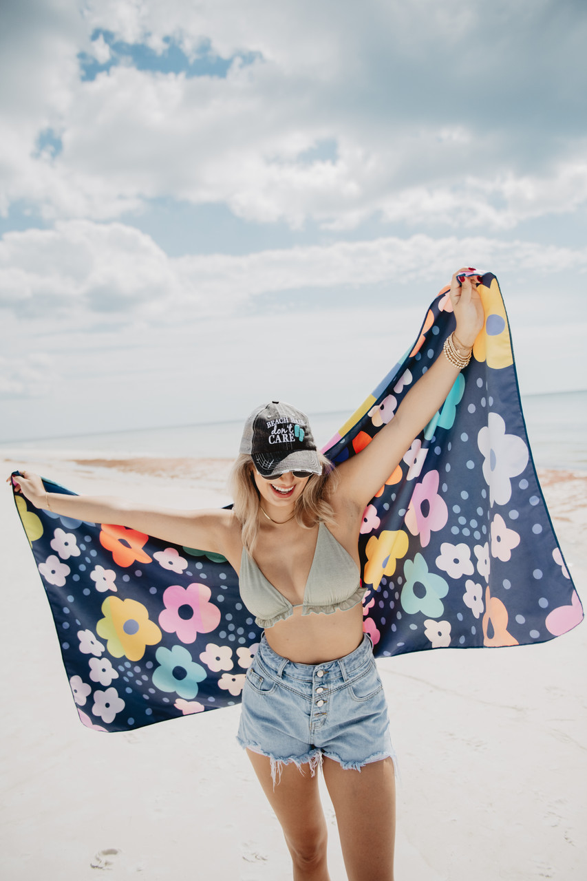 Katydid Daisy Beach Towel - Thumbnail 2