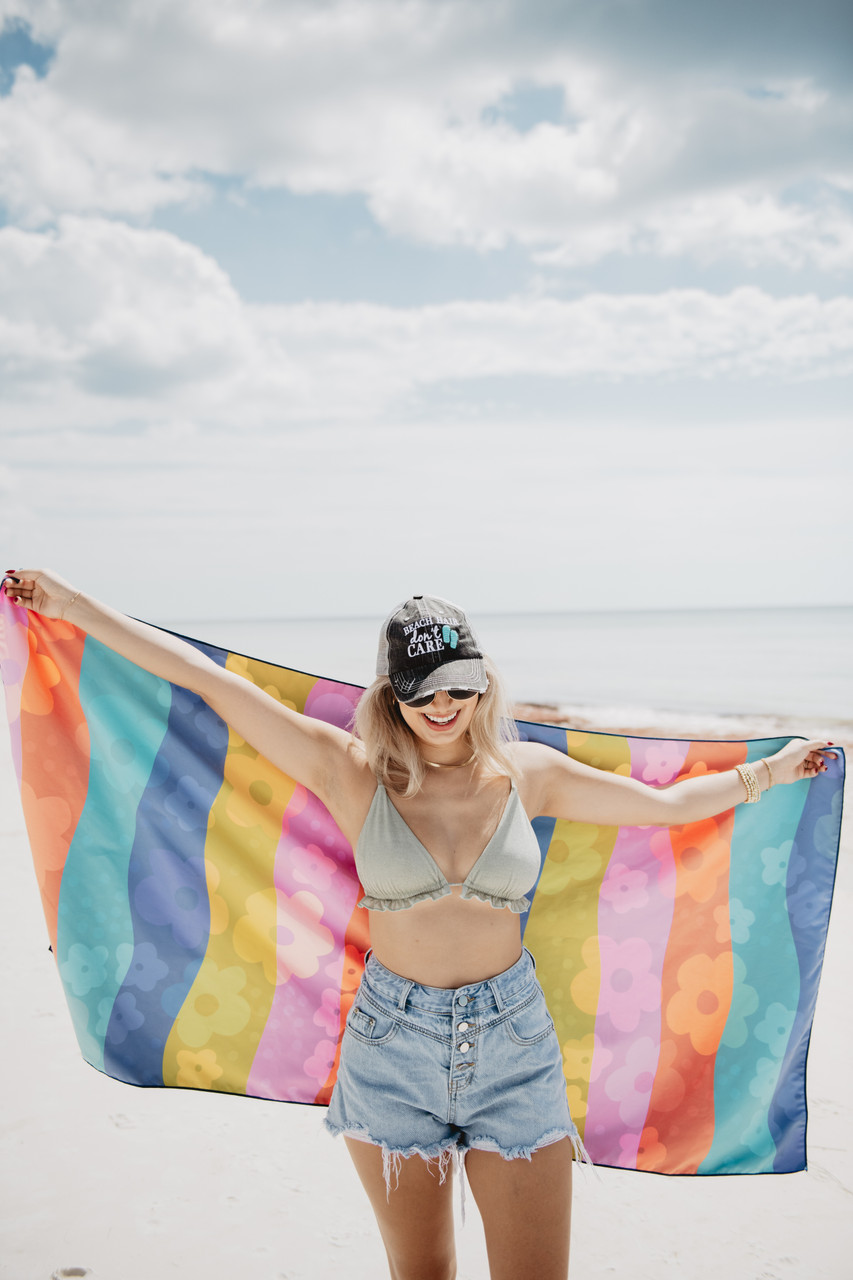 Katydid Daisy Beach Towel