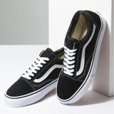 Vans Men's Old Skool Shoes - Black/White