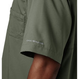Columbia Men's PFG Tamiami II Shirt Cypress flat lay
