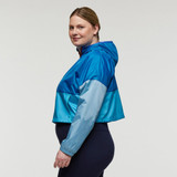 The Cotopaxi Women's Teca Crop Jacket in the Water Polo Colorway