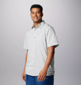 Columbia Men's PFG Slack Tide Camp Shirt Cool Grey detail