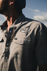 Howler Brothers Men's H Bar B Snapshirt - Soarin’ Seagulls:Storm Grey