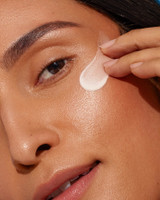 Clinically proven to instantly illuminate and hydrate skin all day