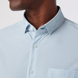 Mizzen+Main Men's Leeward Short Sleeve Dress Shirt in White Geo Bloom back view
