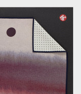 Manduka Yogitoes Mat Towel in Summer Sky