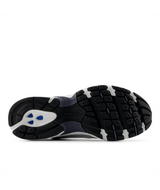 The New Balance Women's 530 Shoes in Silver Metallic and Sea Salt