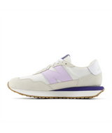 The New Balance Women's 237 Shoes in Light Violet