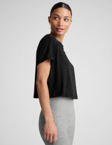 Beyond Yoga Women's Featherweight Supreme Cropped Tee in Darkest Night