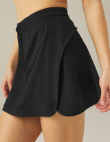 Beyond Yoga Women's Stretch Woven In Stride Lined Skirt in Black