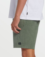 Billabong Men's Crossfire Wave Wash Submersible 18" Hybrid Shorts high-waisted in Sage