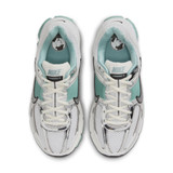 Nike Women's Zoom Vomero 5 Shoes in Summit White three-quarter view