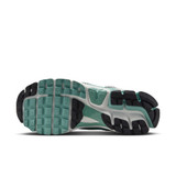 Nike Women's Zoom Vomero 5 Shoes in Summit White sole view