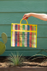 El Arroyo Mesh Market Tote Bag I'm Beautiful front view