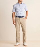 The Vineyard Vines Men's Performance On-The-Go Straight Fit Pants in Khaki