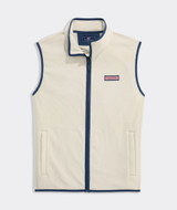 Vineyard Vines Men's Harbor Fleece Vest in Stone fit detail