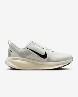 Nike Men's Vomero 18 Road Running Shoes Summit White and Black lateral view