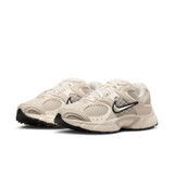 Nike Women's V5 RNR Shoes