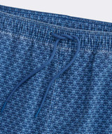 The Vineyard Vines Men's 6" Solid Island Swim Trunks in Crossbone/Moonshine