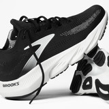 The Brooks Women's Glycerin Flex Running Shoes in Black and White