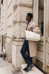 augustnoa The Everyday Tote in Natural lifestyle view