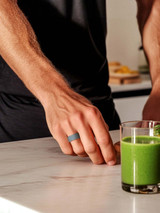 Qalo Men's Polished Step Edge Ring in Forest Green