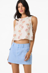 O'Neill Women's Athena Ivy Floral Top in Tofu close-up