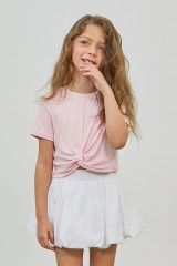 Parfum de Fit Girls' Crossflow Crop Short Sleeve Top in Petal Pink