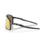Oakley Men's Sutro sunglasses in matte carbon with Prizm 24K lenses, side view.