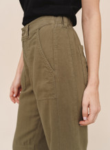 Bella Dahl Women's Porkchop Darted Knee Pants Olive Green detail zoom