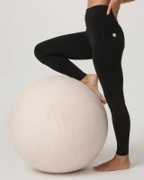 Vuori Women's AllTheFeels Leggings Black front view