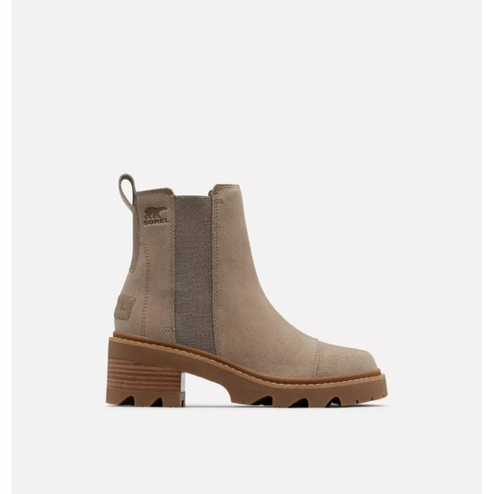 Patent chelsea boot with chunky sole and contrast stitch detailing