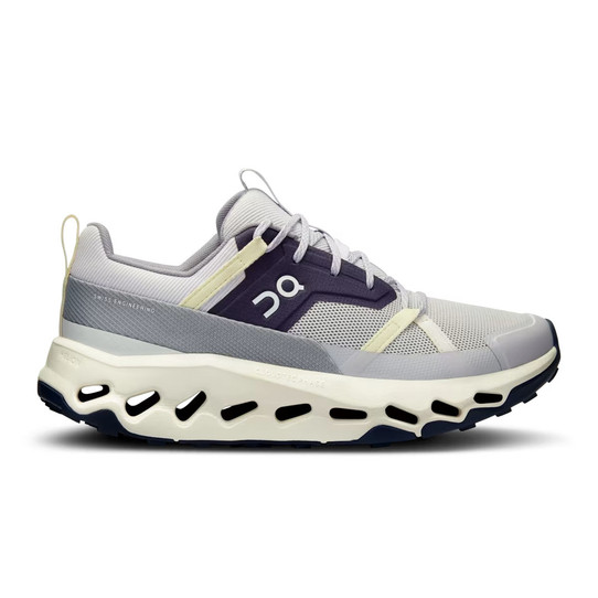 The zapatillas de running HOKA amortiguación media pie normal talla 36 in the Lavender and Ivory Colorway