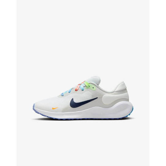 The Nike Big Kids' Revolution 7 Next Nature SE Running shoes Top in White