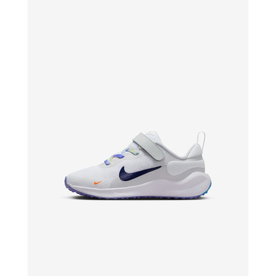 The Nike Little Kids' Revolution 7 Next Nature SE Running Shoes medio in White