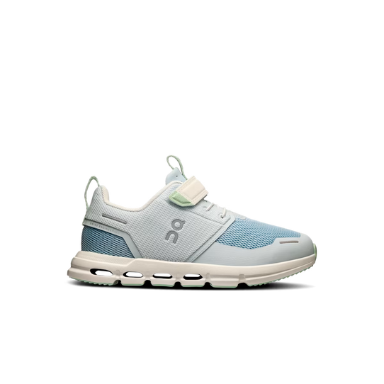 The On Running Kids' Cloud Play Shoes in Arctic and Ivory The On Running Kids' Cloud Play Shoes in Arctic and Ivory