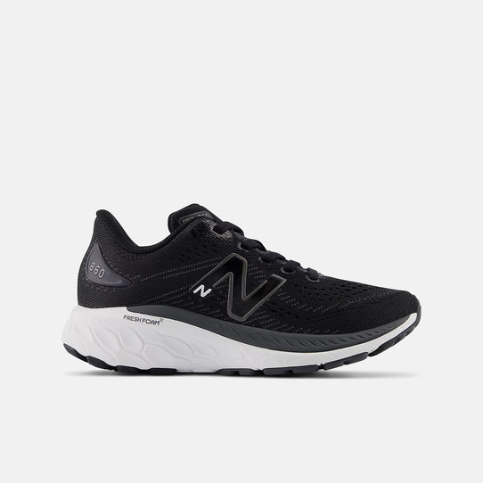 The New Balance Little Kids' Fresh Foam X 860v13 Shoes in Black and White