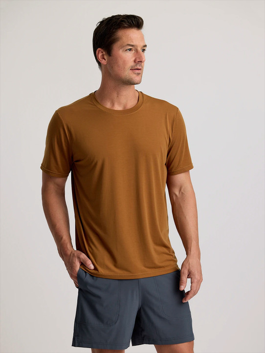 Free Fly Men's Elevate Lightweight Tee in Russet Brown