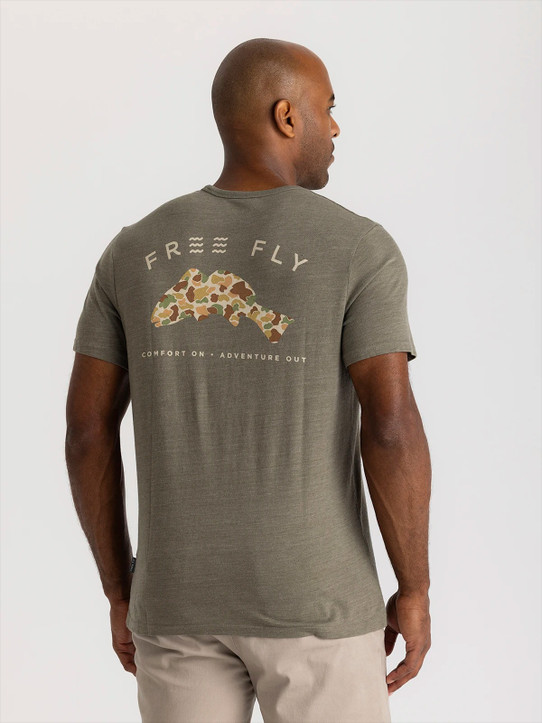 The Free Fly Men's Vintage Camo Redfish Pocket Tee in Heather Fatigue