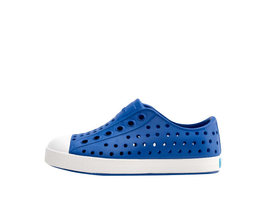 The native Little Kids' Jefferson Shoes in UV Blue/Shell White