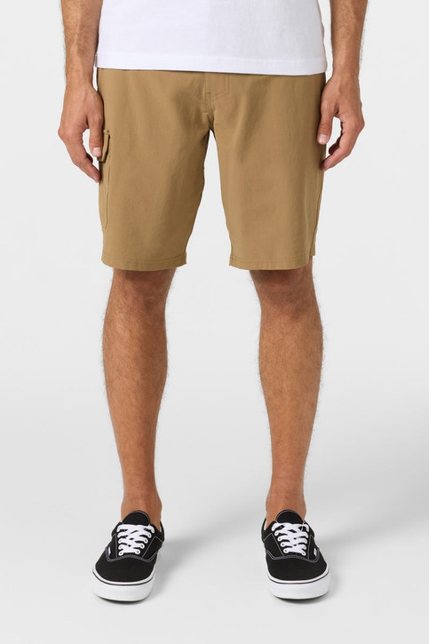 The O'Neill Men's TRVLR 20" Cargo Hybrid Shorts in Dark Khaki