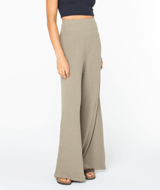 Roxy Women's Marlena Long Pants  in Vetiver