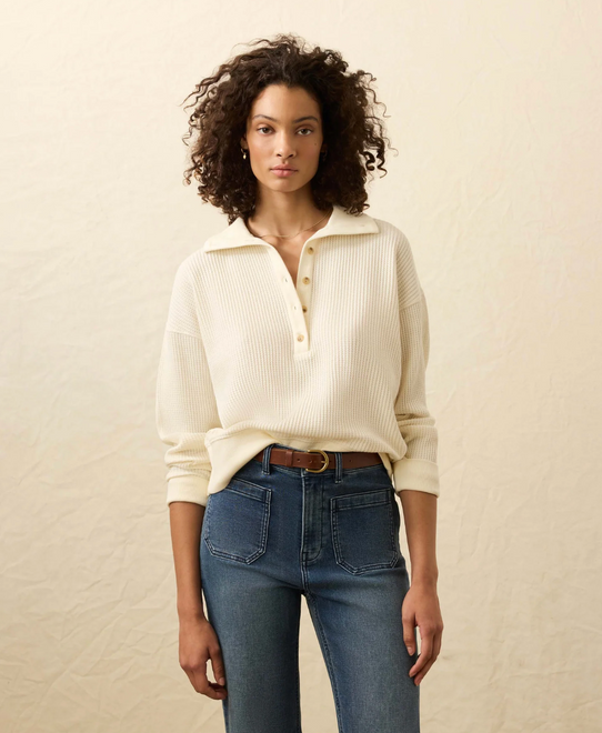 Faherty Women's Après Waffle Henley Pullover in Coastal Cream