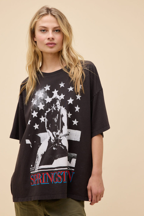 Daydreamer Women's Bruce Springsteen Rock American Merch Tee side view