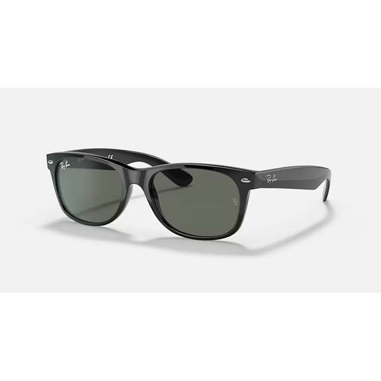 Ray-Ban New Wayfarer Classic sunglasses in gloss black with crystal green lenses