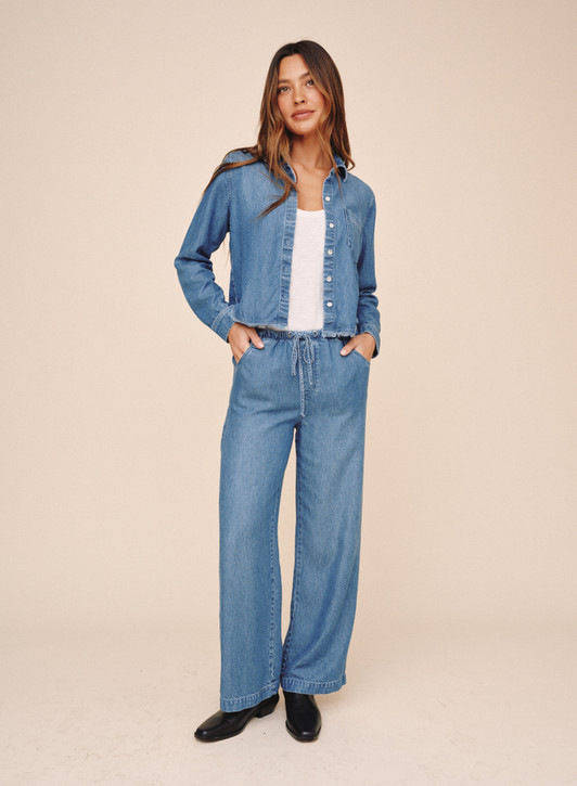 Bella Dahl Fray Hem Cropped Button Down Indigo Harbor Wash full view