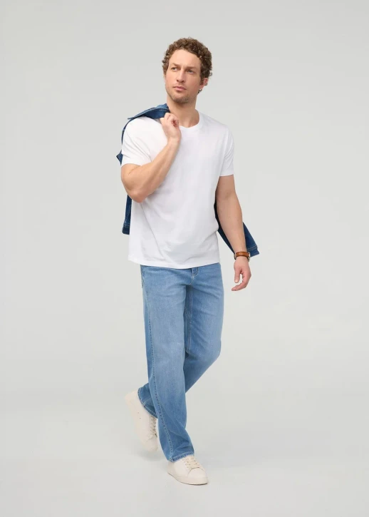 DUER Men's Performance Denim+ Relaxed Straight Jeans in Summit waist view