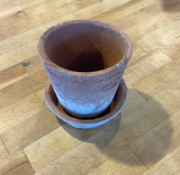 Aged Terra Cotta Round Flower Pot & Saucer (AT50&AT53)