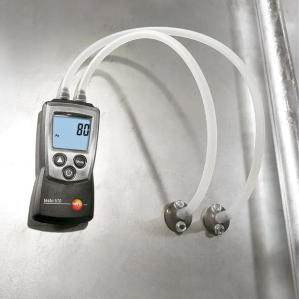 Testo 510 Differential Pressure Manometer in use 2 tubes